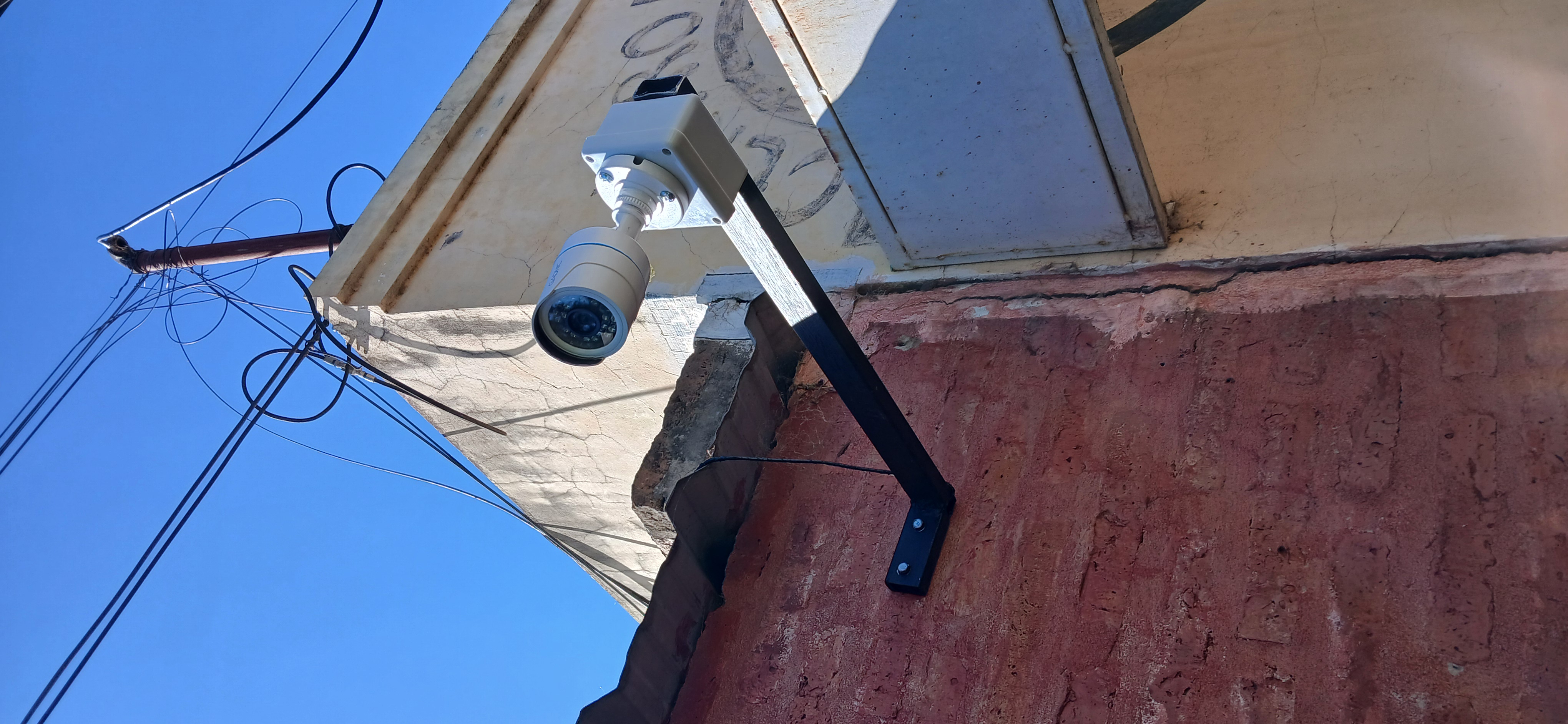 Instalación de cámara IP perimetral