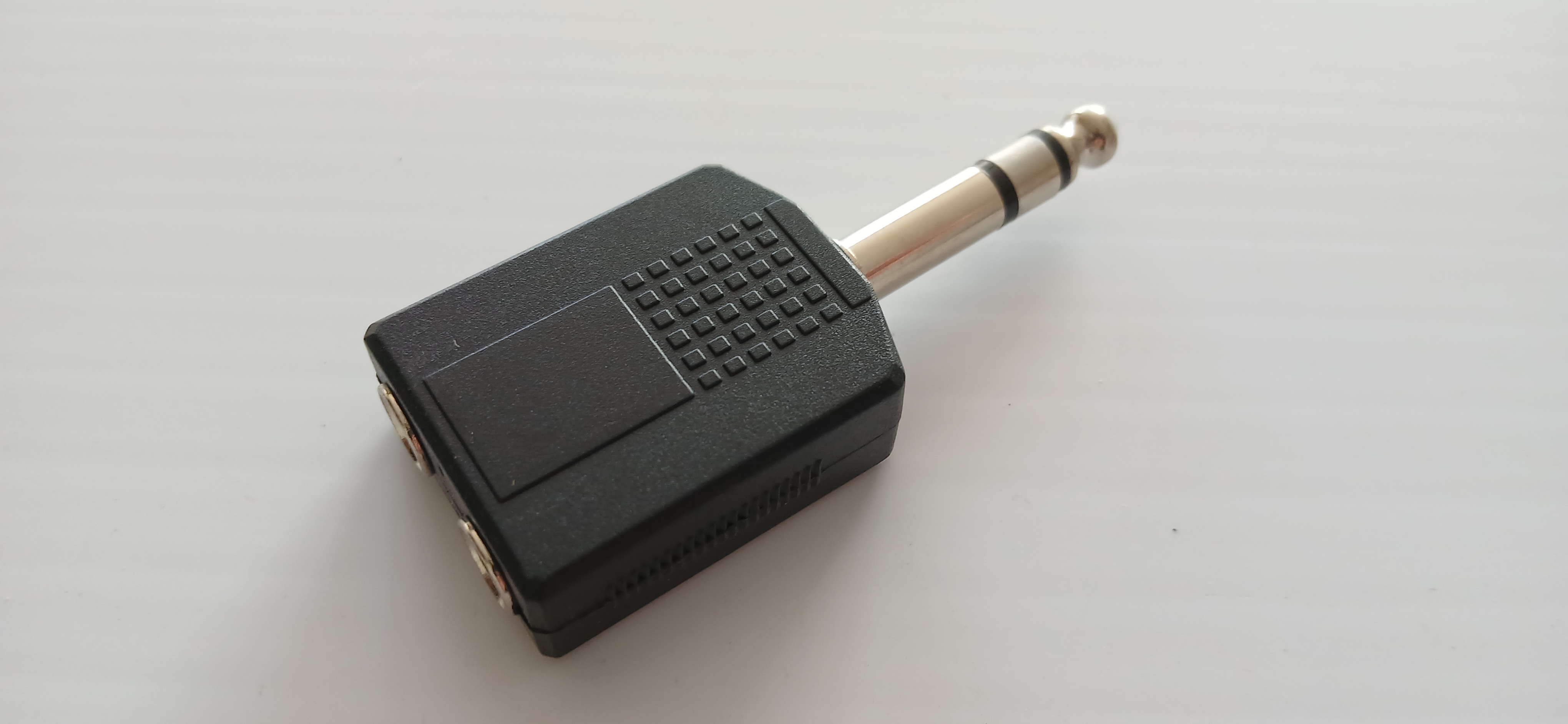 ADAPTADOR AUDIO PLUG 6.5MM EST A 2 JACK 6.5MM H EST HIPERCOM